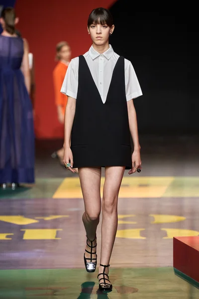 Look 4